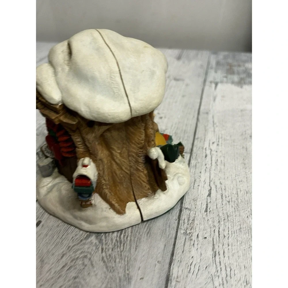 Vintage Disney Rabbit's House 1995 Christmas‎ at Our House Pooh Hinged Figurine